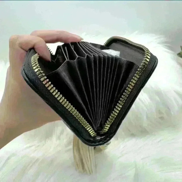 Women’s Wallet & Accessories Bundle 2 - Picture 6 of 7